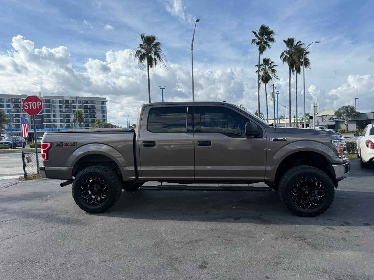 Ford F-150 4Wd Supercrew 150" Xlt - Thumbnail 5