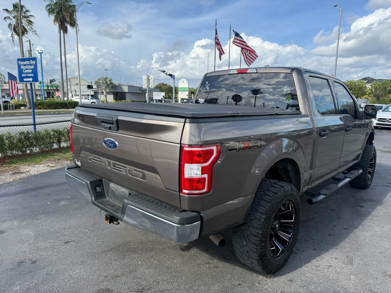 Ford F-150 4Wd Supercrew 150" Xlt - Thumbnail 7