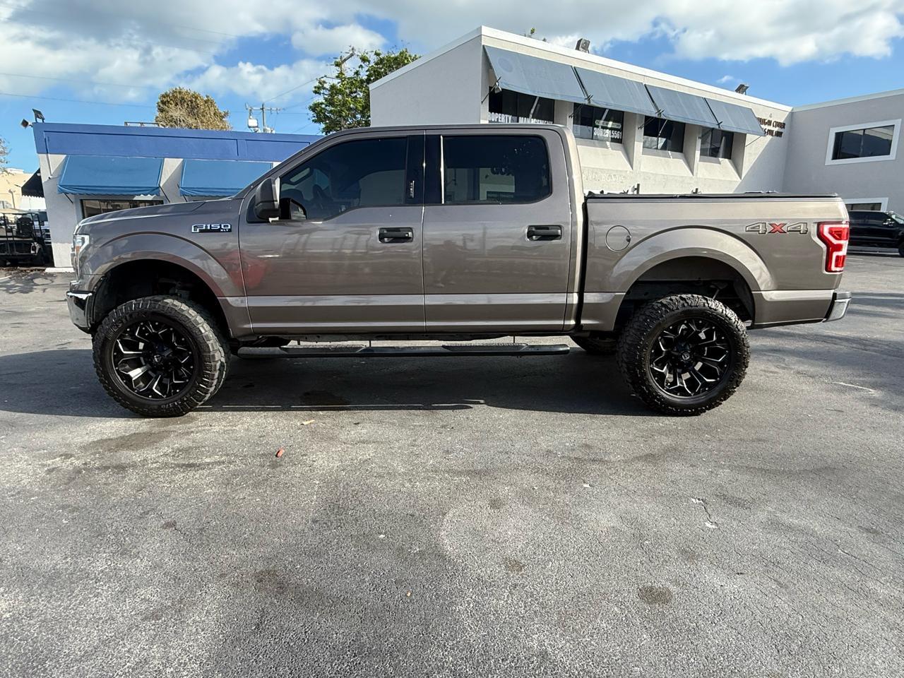 Ford F-150 4Wd Supercrew 150" Xlt - Thumbnail 11