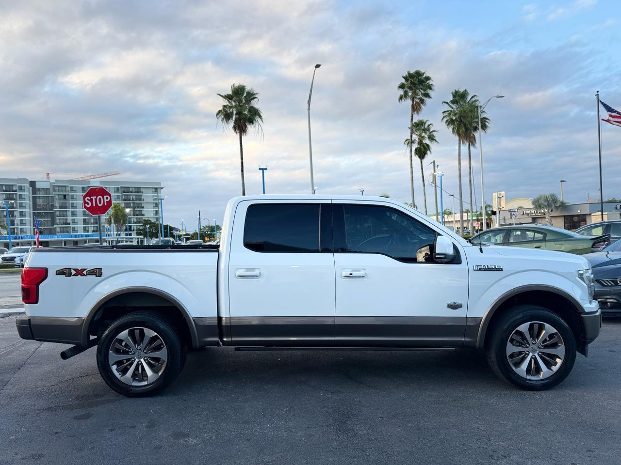 Ford F-150 Supercrew 150" King Ranch - Thumbnail 5