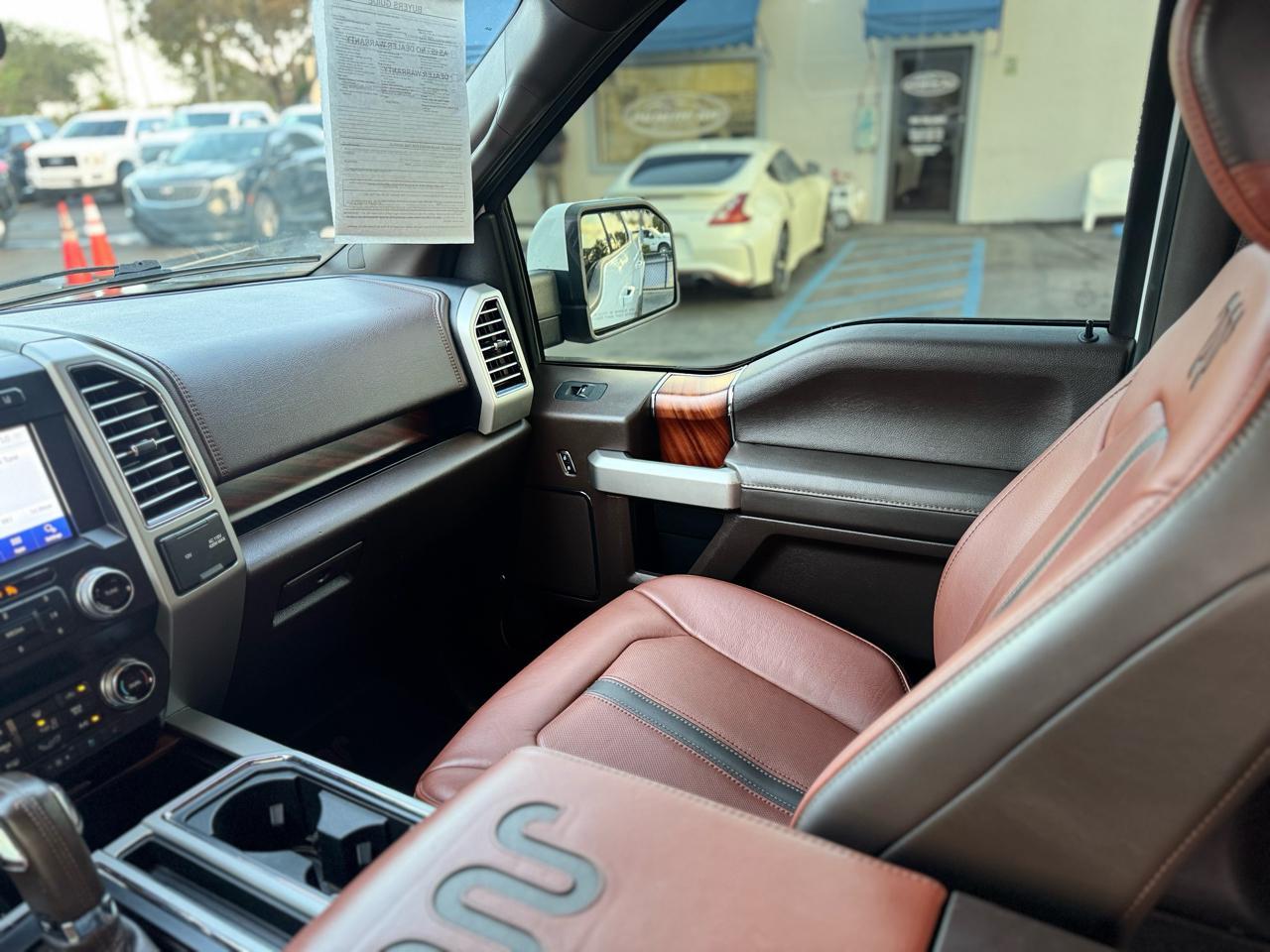 Ford F-150 Supercrew 150" King Ranch - Thumbnail 14