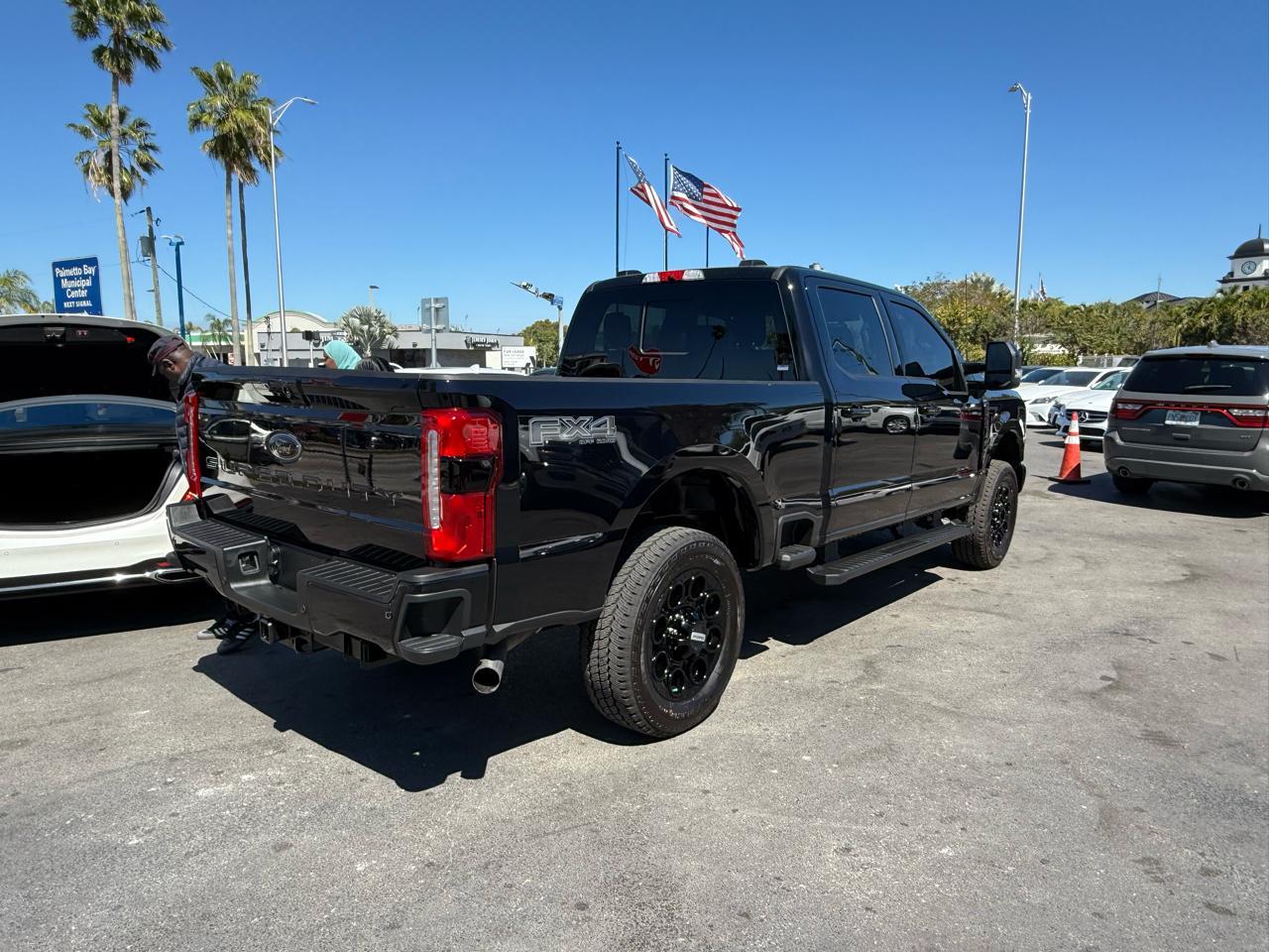 Ford F-250 Sd Xl Crew Cab 4Wd - Thumbnail 3