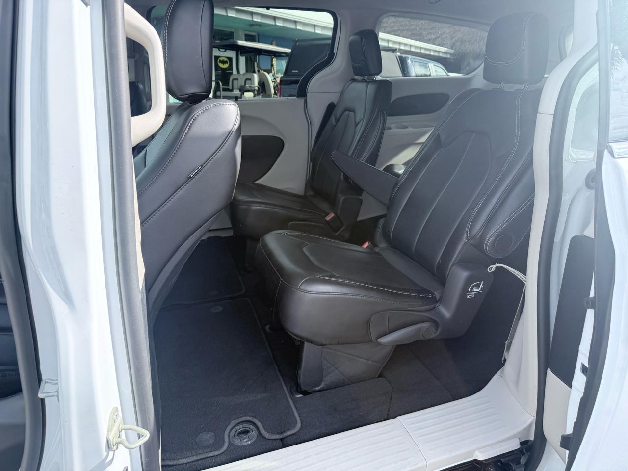 Chrysler Pacificatouring L Fwd - Thumbnail 17