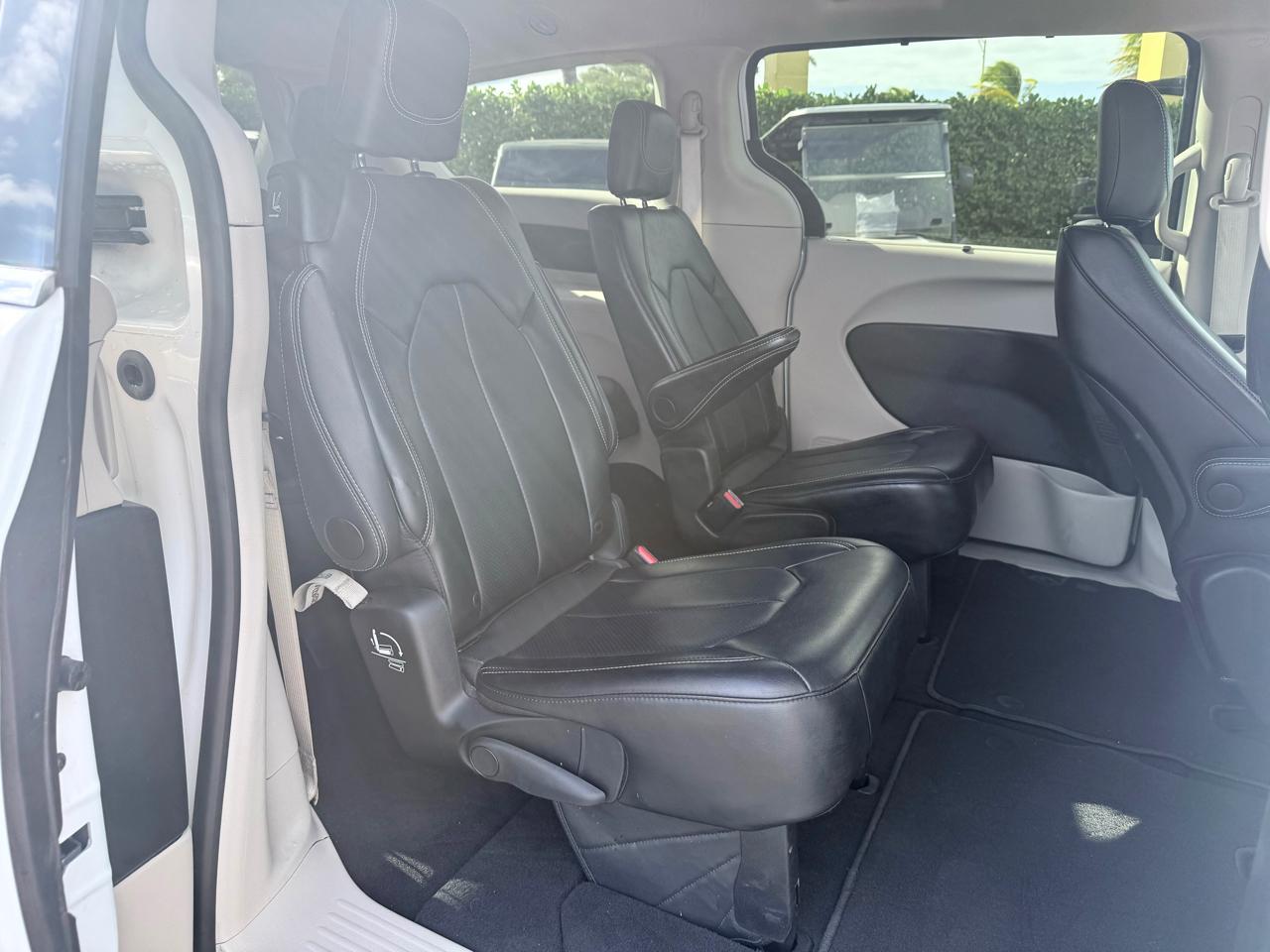 Chrysler Pacificatouring L Fwd - Thumbnail 20