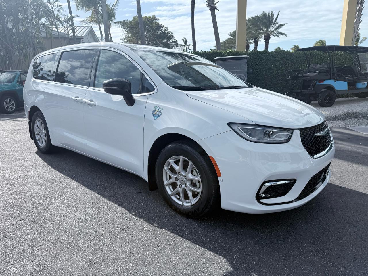 Chrysler Pacificatouring L Fwd - Thumbnail 8