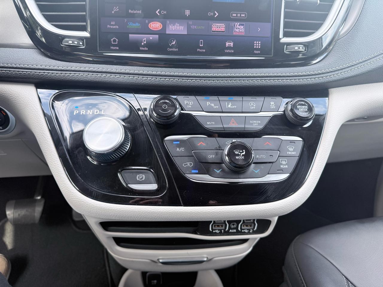 Chrysler Pacificatouring L Fwd - Thumbnail 12