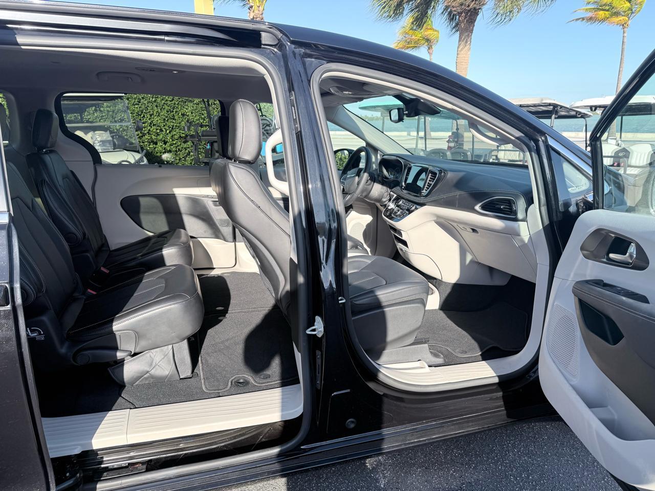 Chrysler Pacificatouring L Fwd - Thumbnail 14