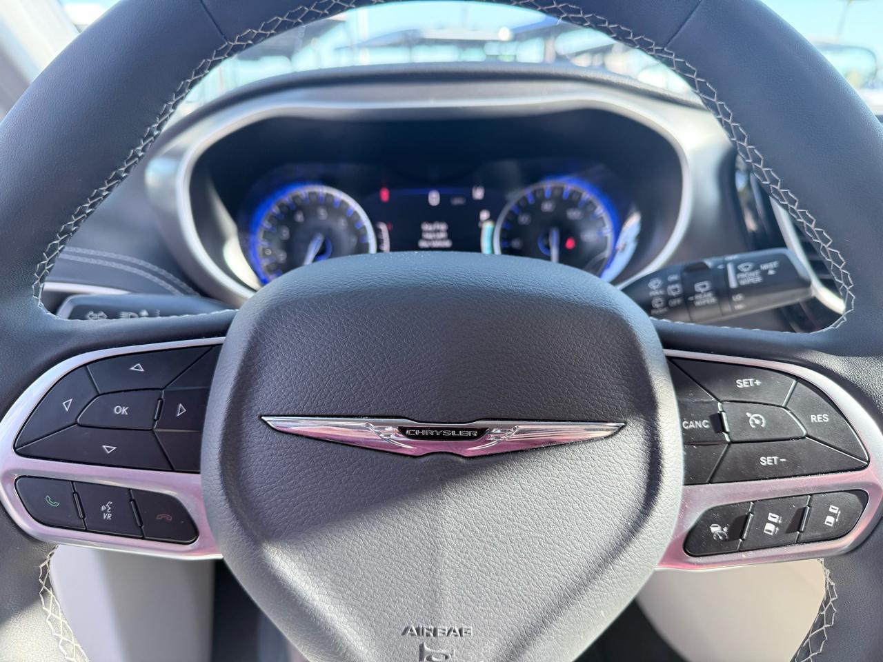 Chrysler Pacificatouring L Fwd - Thumbnail 19