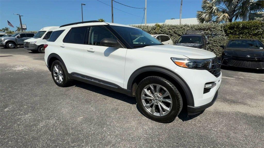 Ford Explorer Xlt - Thumbnail 3