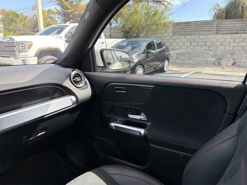 Mercedes-Benz Glb 250 - Thumbnail 12