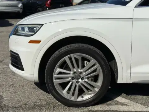 Audi Q5 Premium Plus Sport Utility 4D - Thumbnail 6