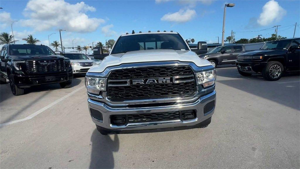 Ram 2500 Tradesman 4Wd Crew Cab - Thumbnail 4