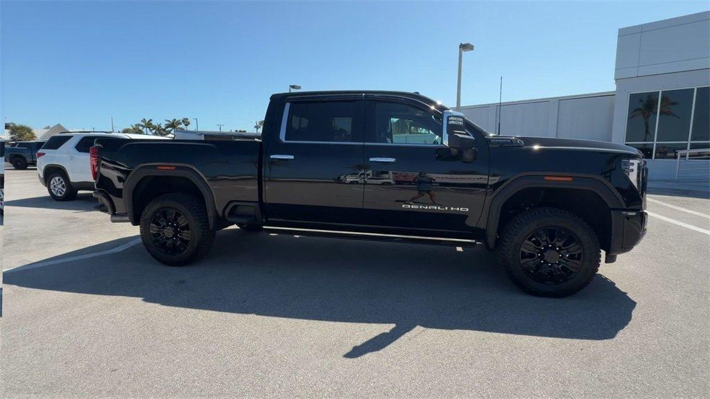 Gmc Sierra 2500Hd Denali Ultimate 4Wd Crew Cab - Thumbnail 4