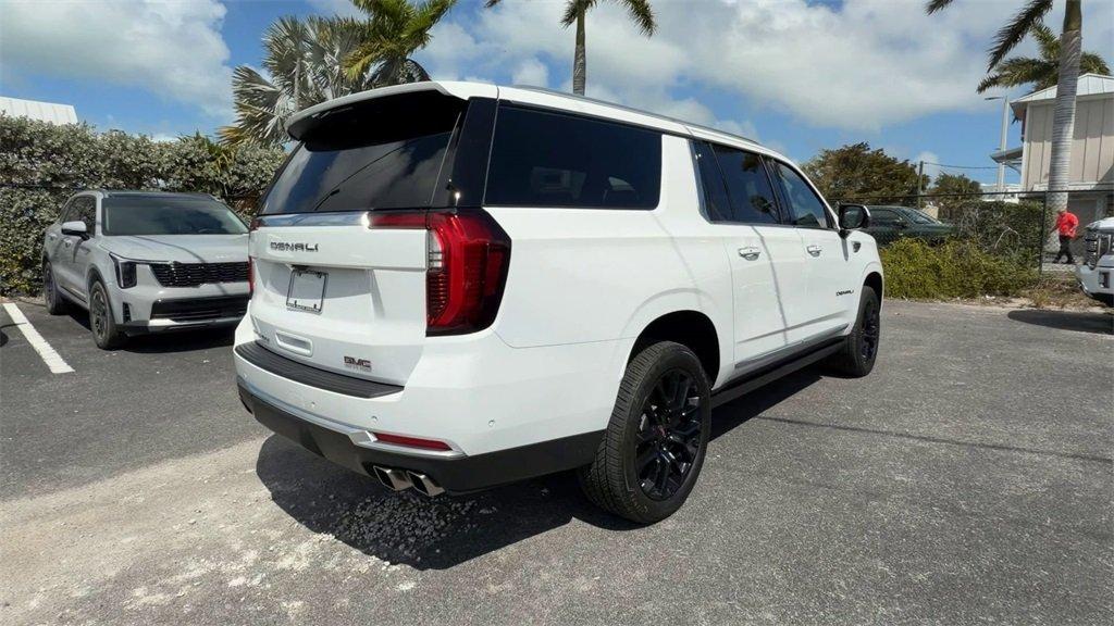 Gmc Yukon Xl Denali 4Wd - Thumbnail 9