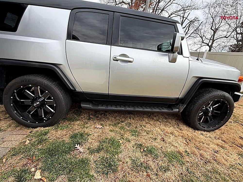 Toyota FJ CRUISER - View 1