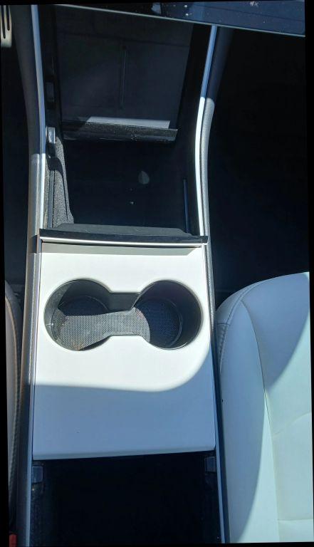 Tesla Model Y - Thumbnail 6