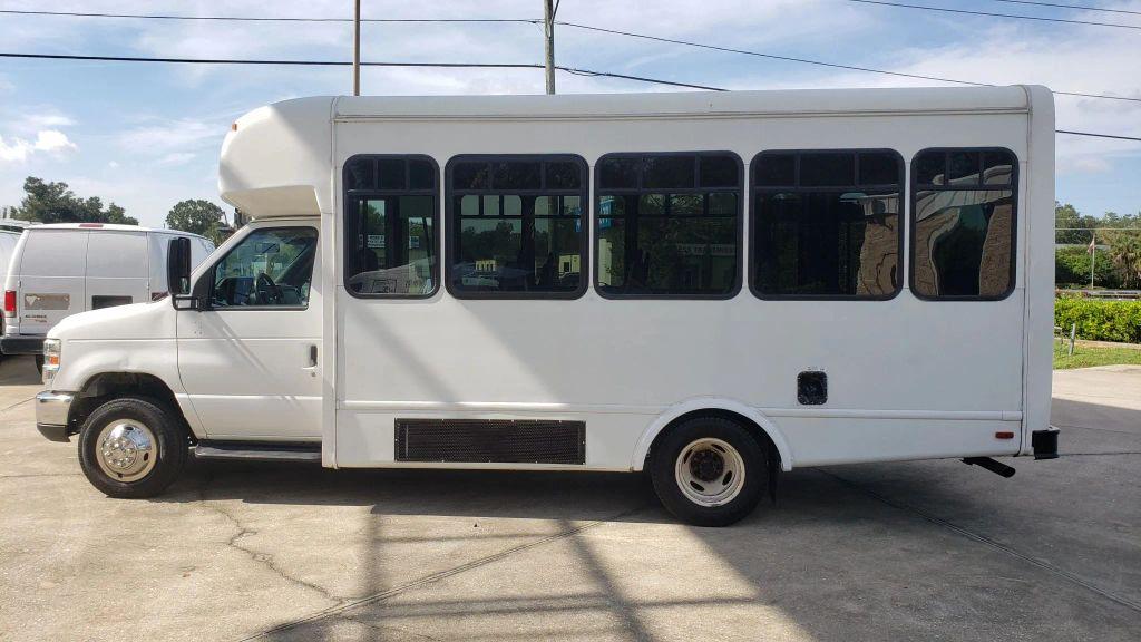 Ford E350 Super Duty Cutaway - Thumbnail 14