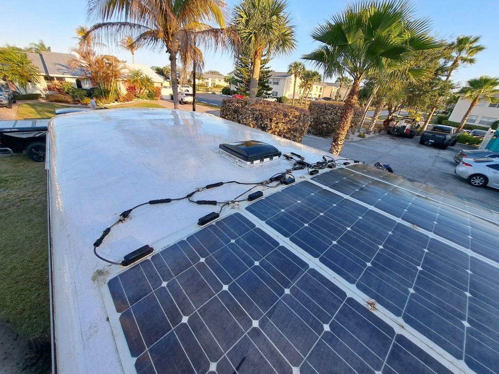 Ford E350 Super Duty Cutaway - Thumbnail 3