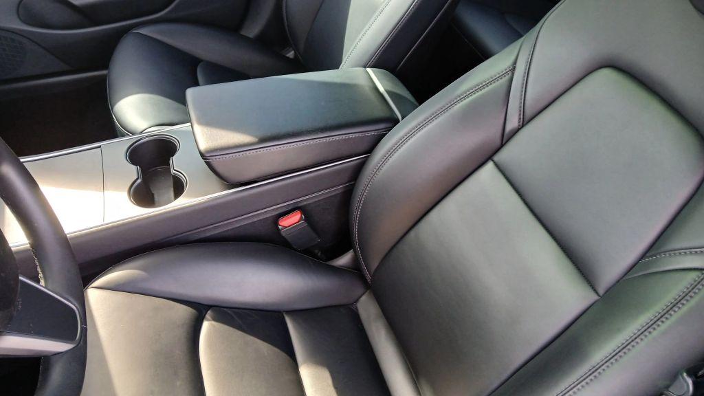 Tesla Model 3 - Thumbnail 16