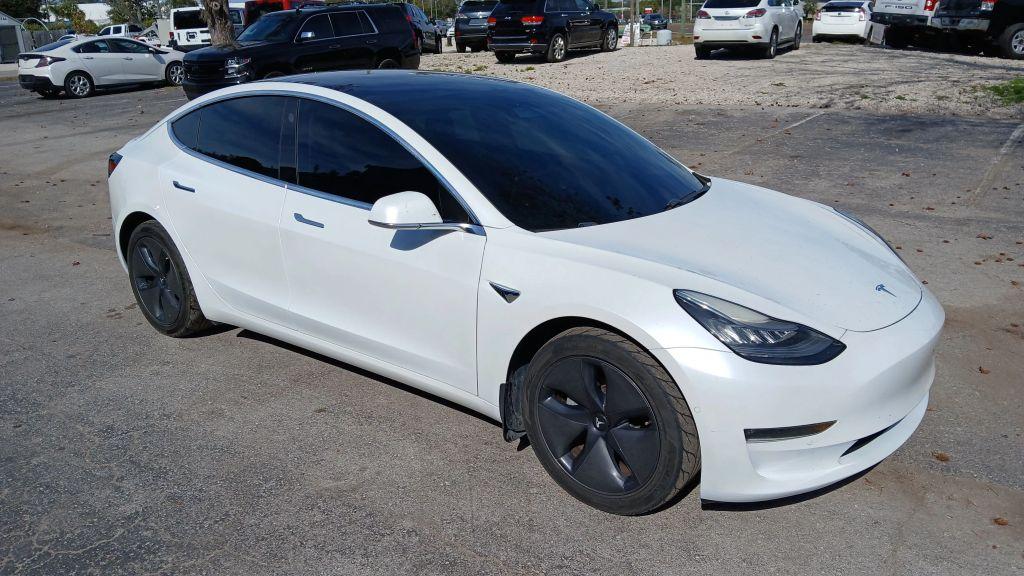 Tesla Model 3 - Thumbnail 12