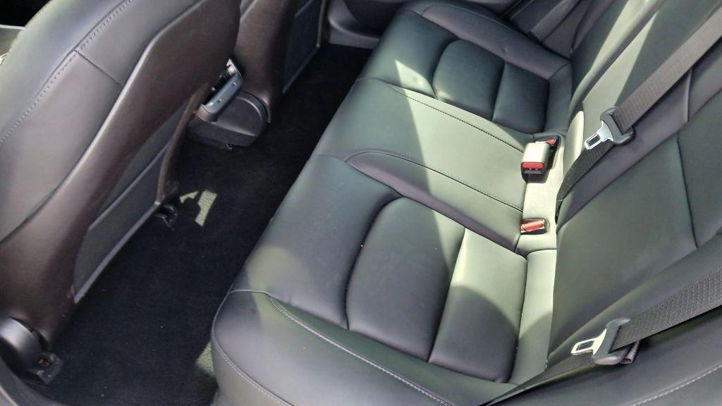 Tesla Model 3 - Thumbnail 19