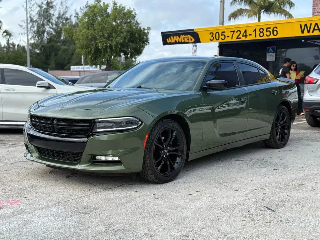 Dodge Charger Sxt Plus Sedan 4D - View 1