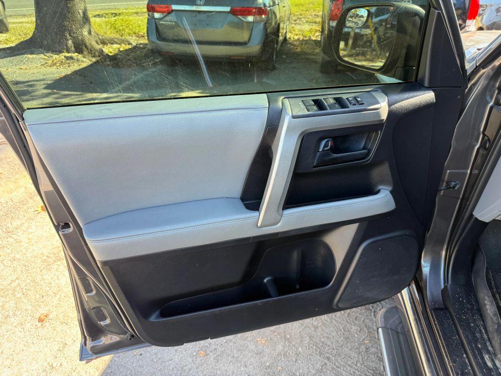 Toyota 4Runner - Thumbnail 15