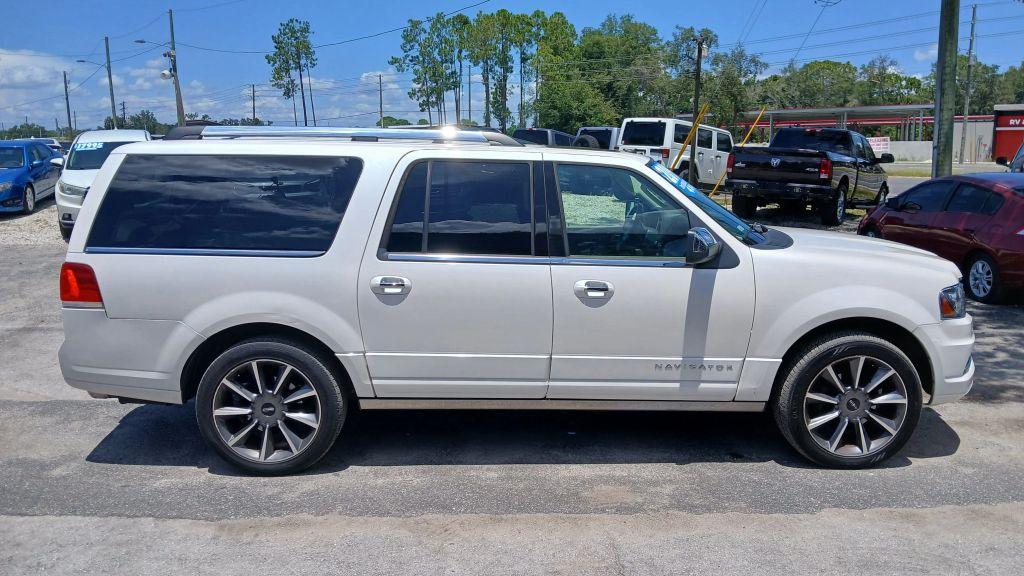 Lincoln Navigator L - Thumbnail 11