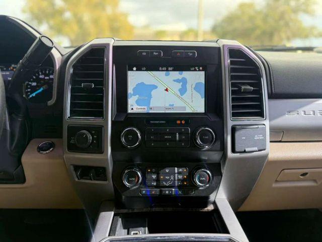 Ford F250 Super Duty Crew Cab - Thumbnail 3