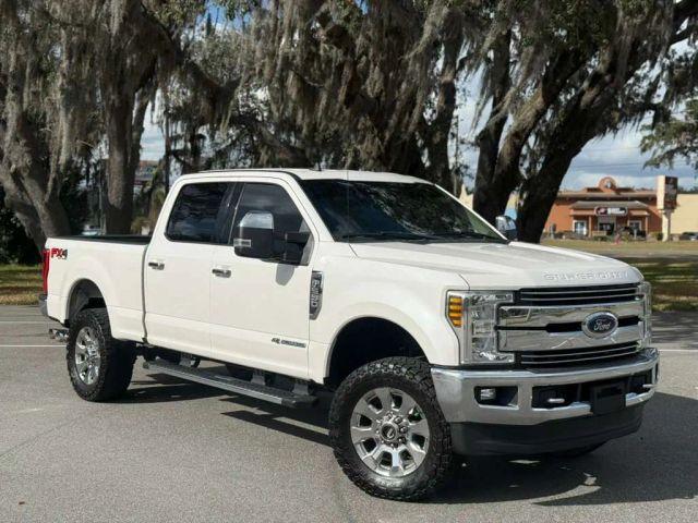 Ford F250 Super Duty Crew Cab - View 1