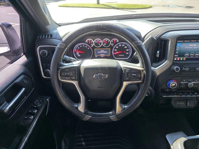 Chevrolet Silverado 1500 Crew Cab - Thumbnail 5