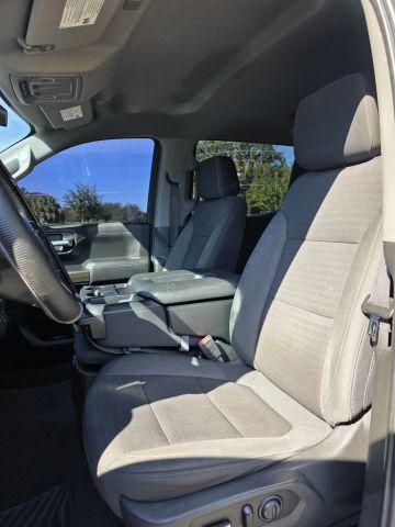 Chevrolet Silverado 1500 Crew Cab - Thumbnail 3