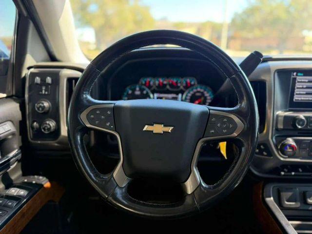 Chevrolet Silverado 1500 Crew Cab - Thumbnail 12
