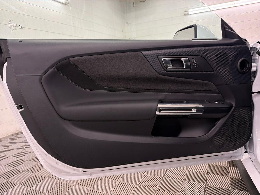 Ford Mustang Ecoboost Rwd 2D Coupe - Thumbnail 17