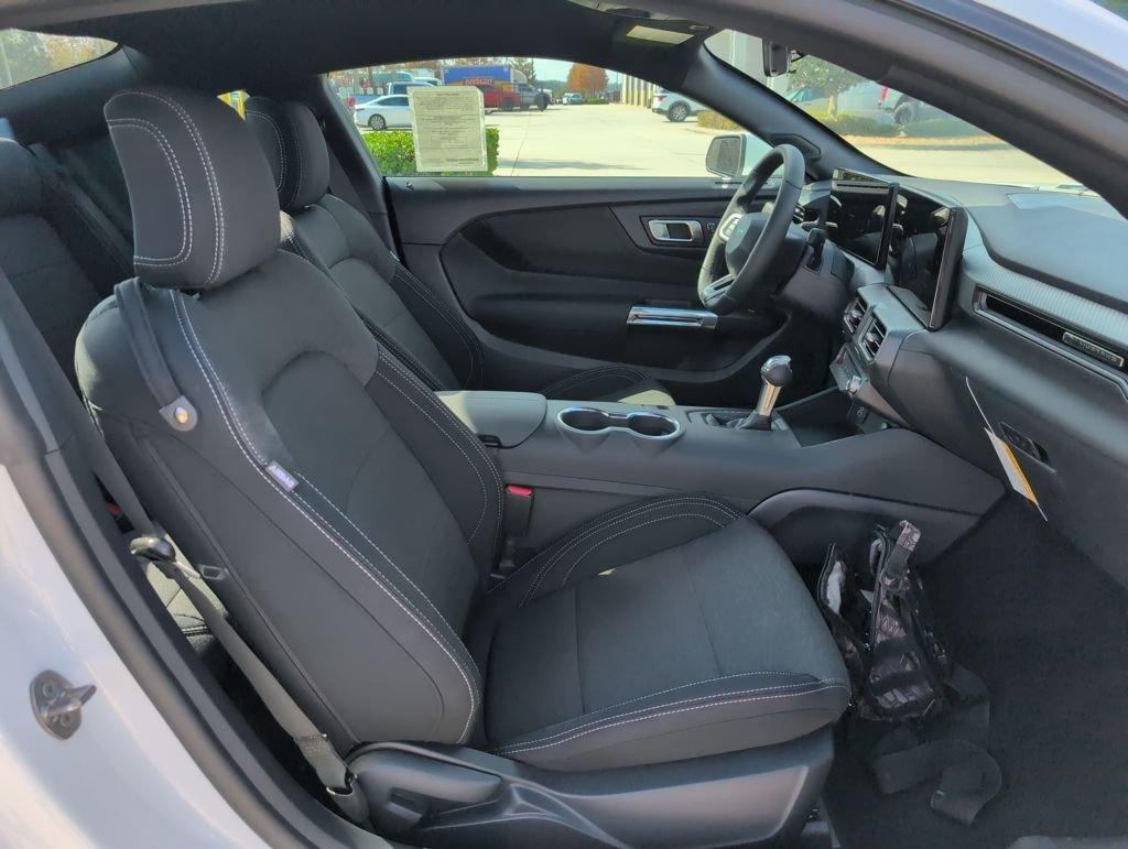 Ford Mustang Ecoboost Rwd 2D Coupe - Thumbnail 13