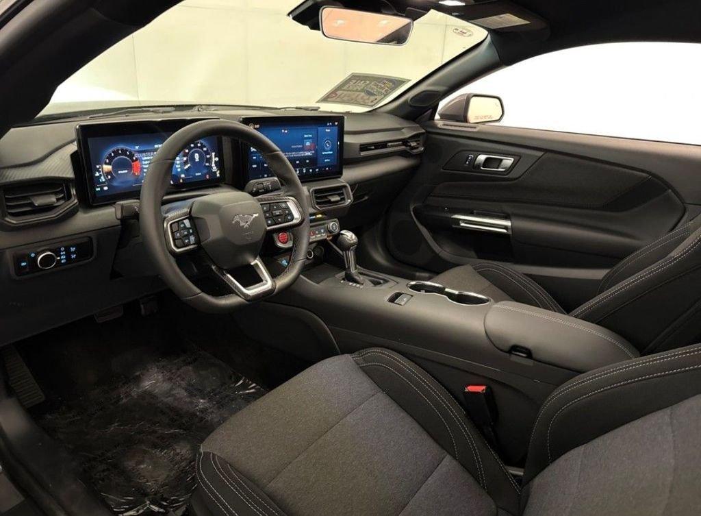 Ford Mustang Ecoboost Rwd 2D Coupe - Thumbnail 8