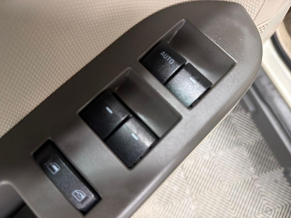 Ford Escape Xls Fwd 4D Sport Utility - Thumbnail 15