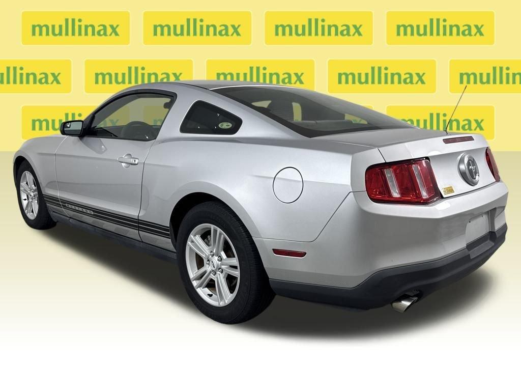 Ford Mustang V6 Rwd 2D Coupe - Thumbnail 11