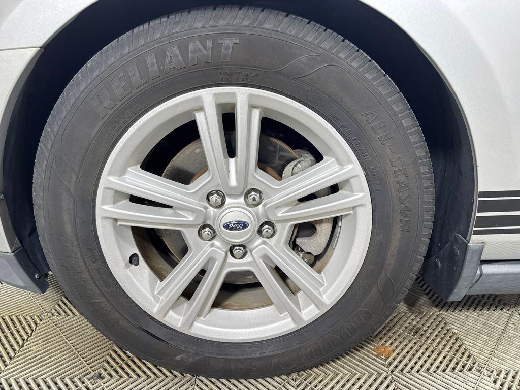 Ford Mustang V6 Rwd 2D Coupe - Thumbnail 14