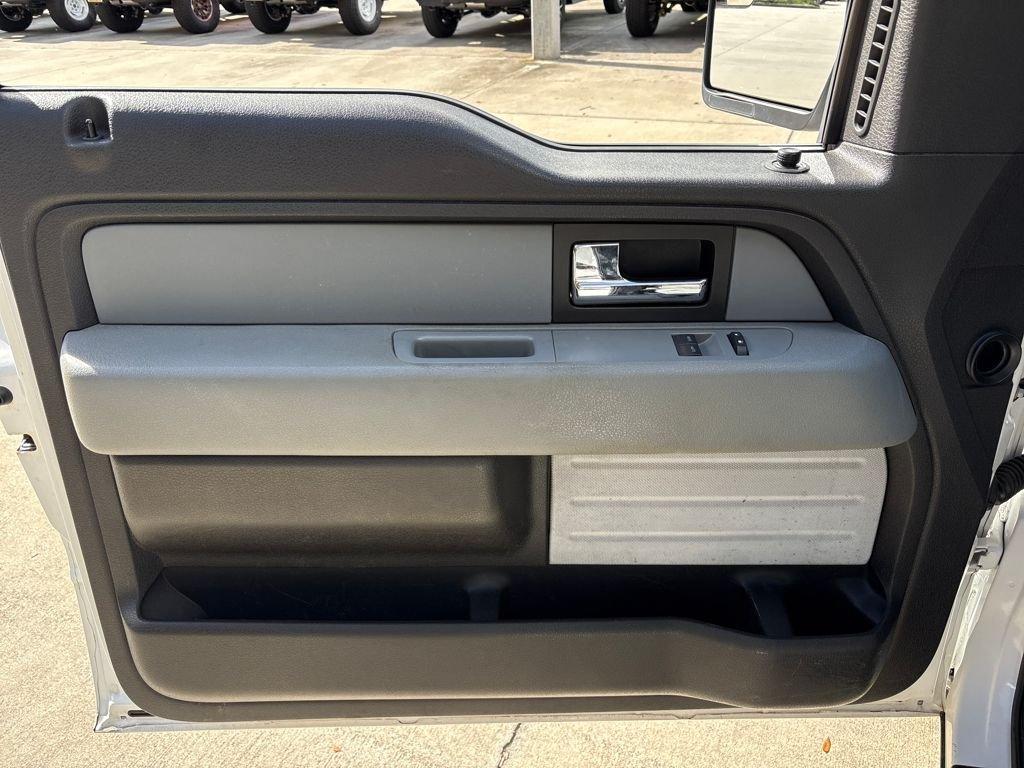 Ford F-150 Xl 4Wd 2D Standard Cab - Thumbnail 17