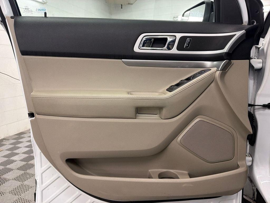 Ford Explorer Xlt Fwd 4D Sport Utility - Thumbnail 15