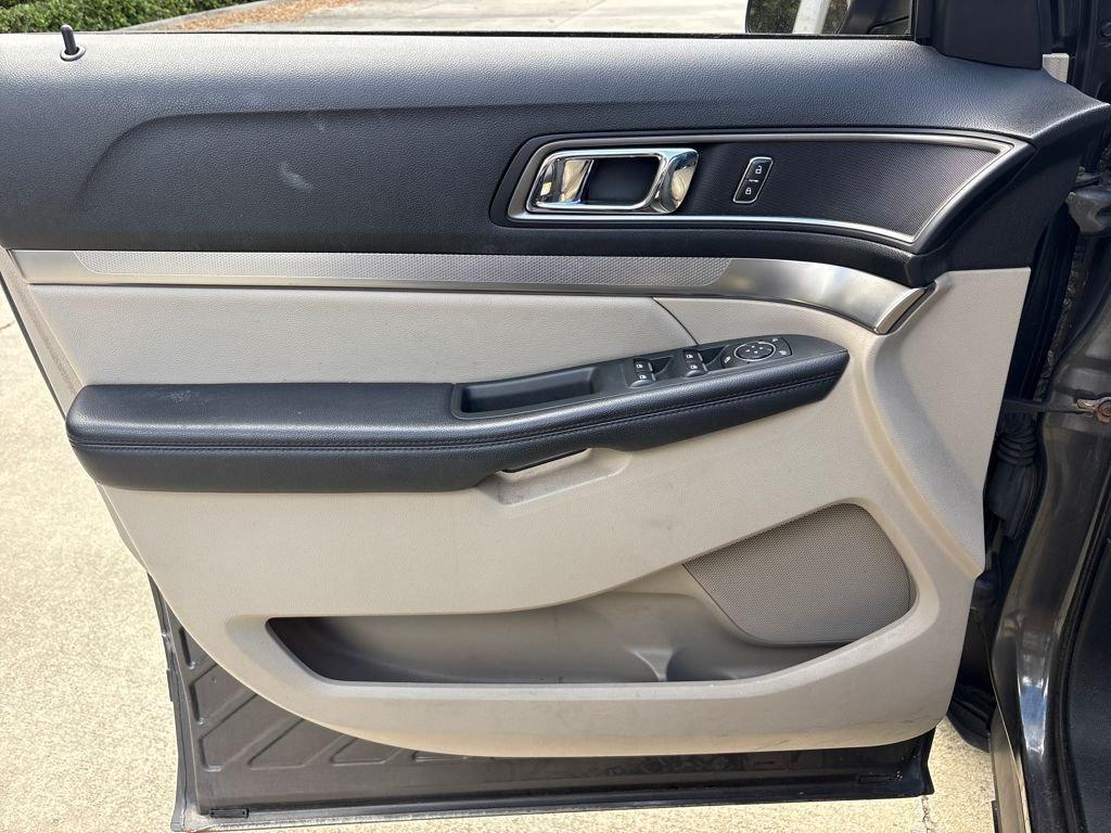 Ford Explorer Xlt Fwd 4D Sport Utility - Thumbnail 16