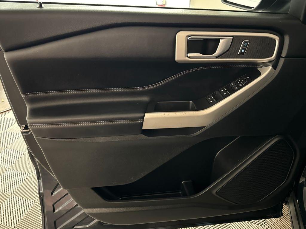 Ford Explorer Xlt Rwd 4D Sport Utility - Thumbnail 13