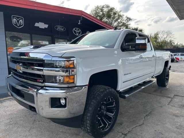 Chevrolet Silverado 2500 Hd Crew Cab - View 1