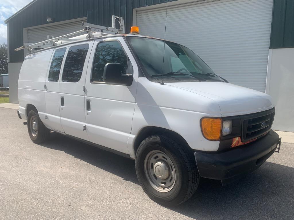 Ford Explorer Xlt - Thumbnail 2