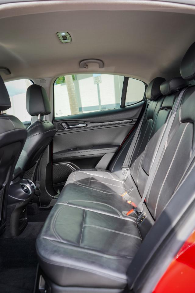 Alfa Romeo Stelvio - Thumbnail 2