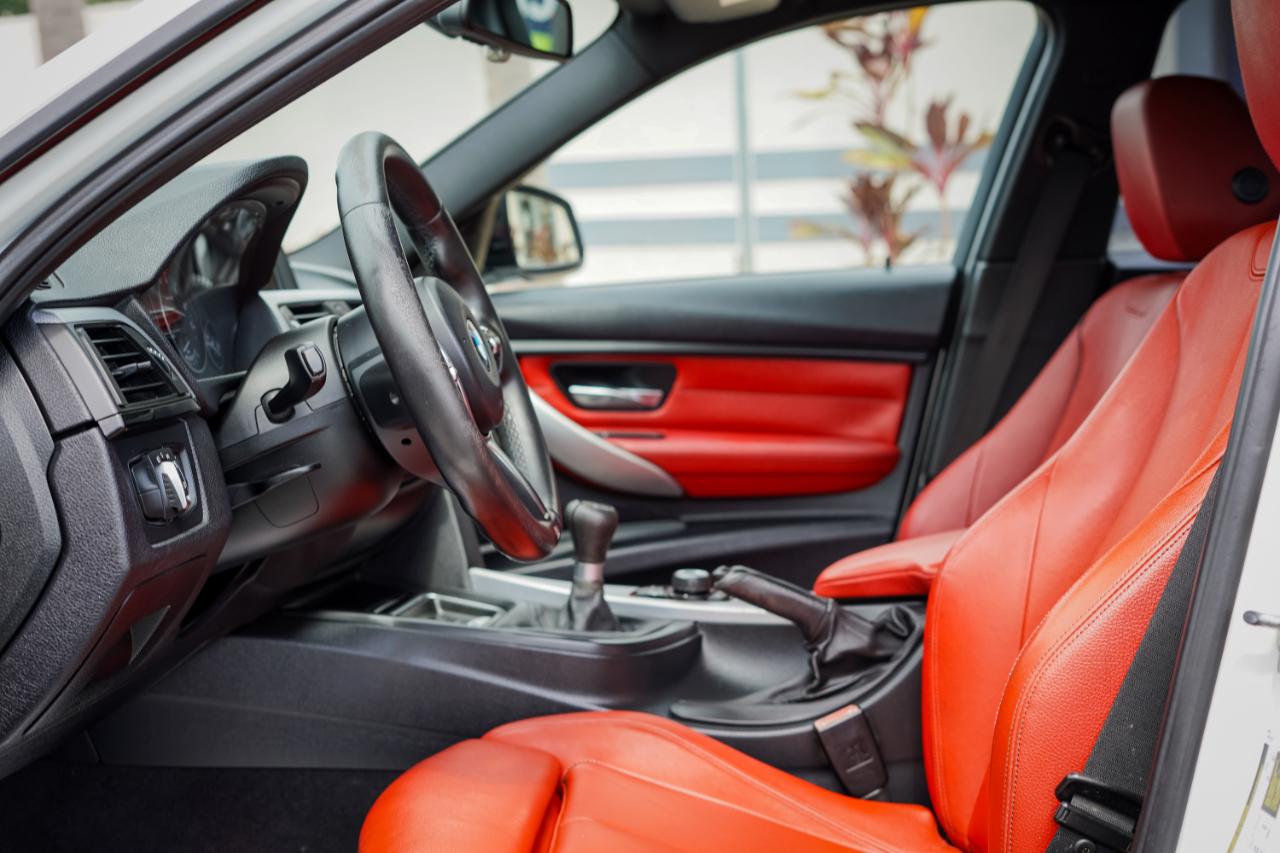 Bmw 3-Series - Thumbnail 8