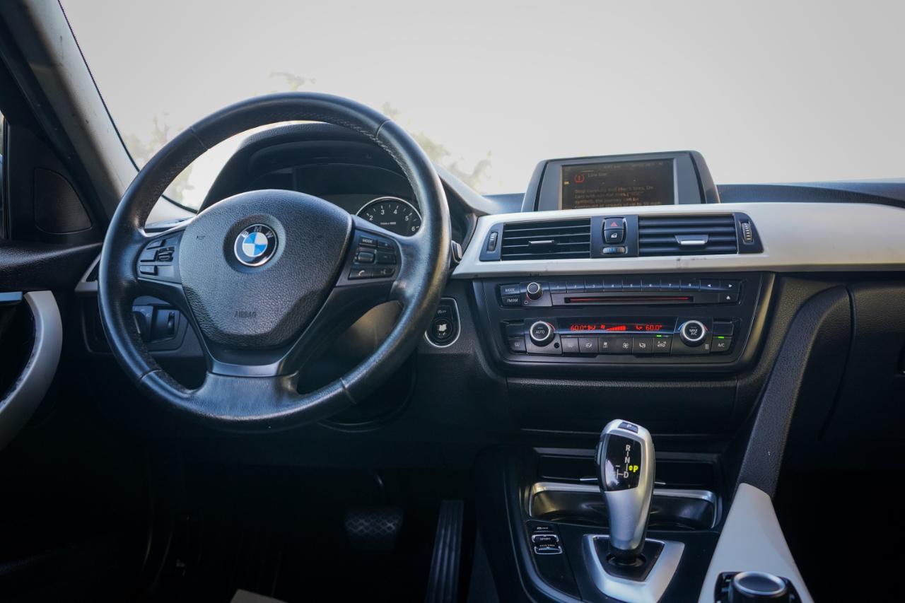 Bmw 3-Series - Thumbnail 11