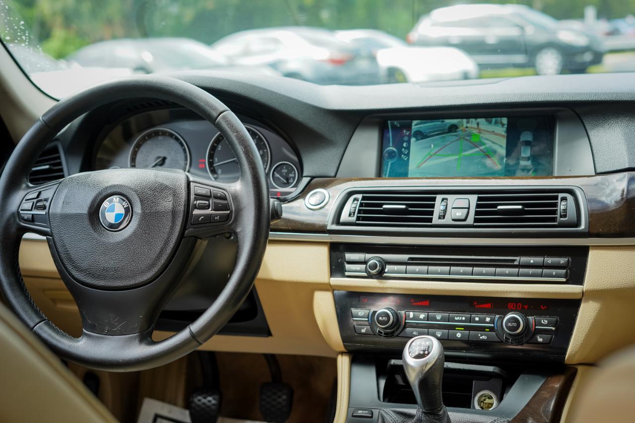 Bmw 5-Series - Thumbnail 9