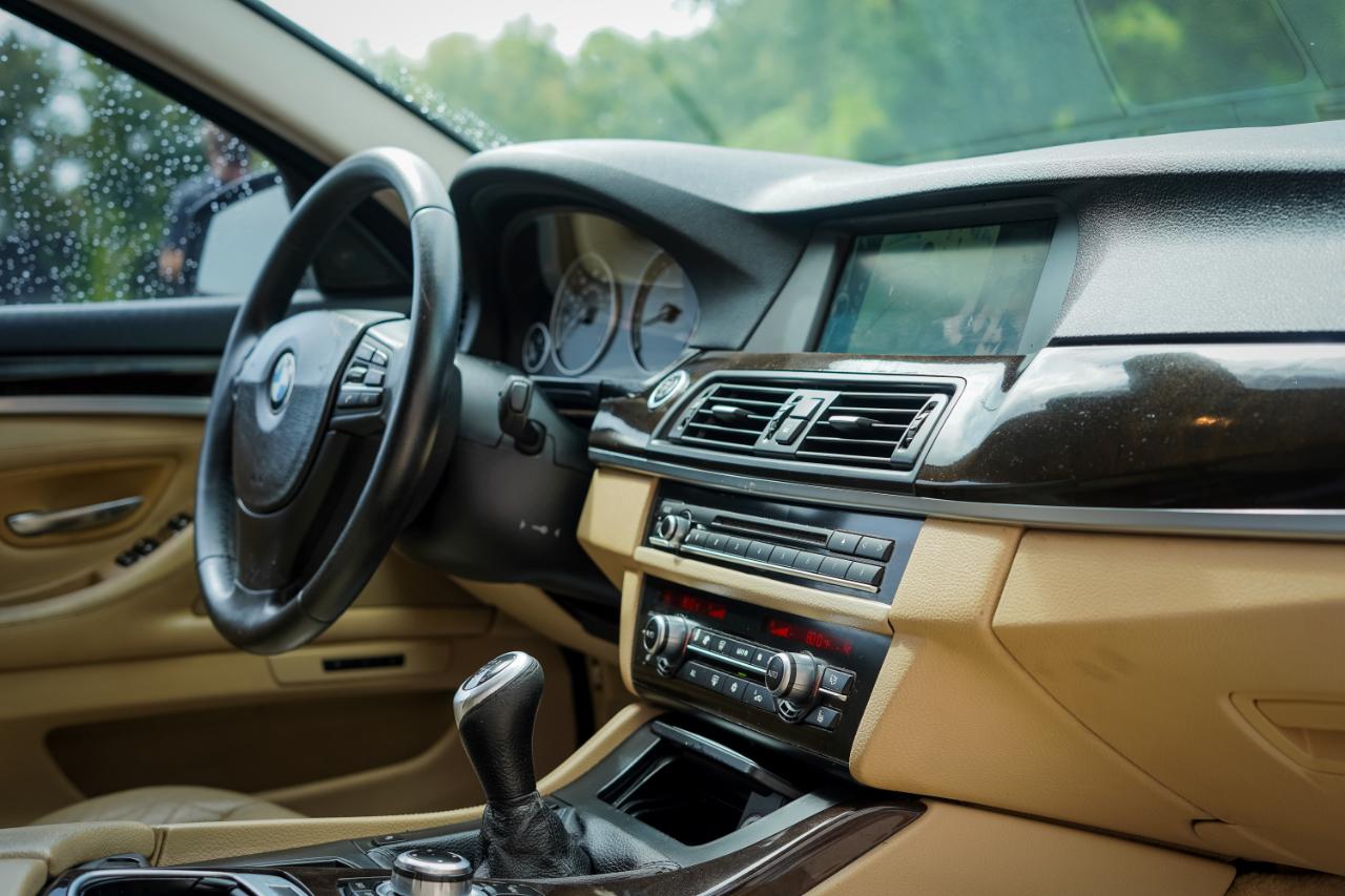 Bmw 5-Series - Thumbnail 10